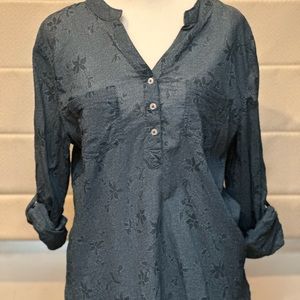 Carve Designs light weight blue top- size medium